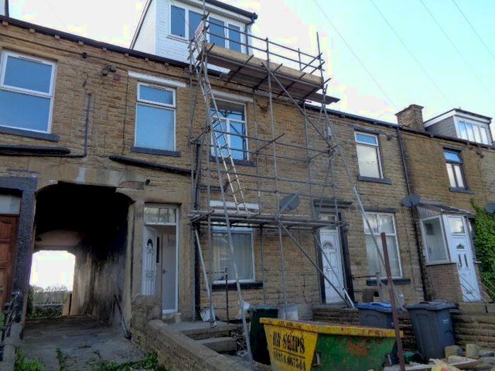 2 Bedroom Terraced House To Rent In Sydenham Place, Bradford, BD3