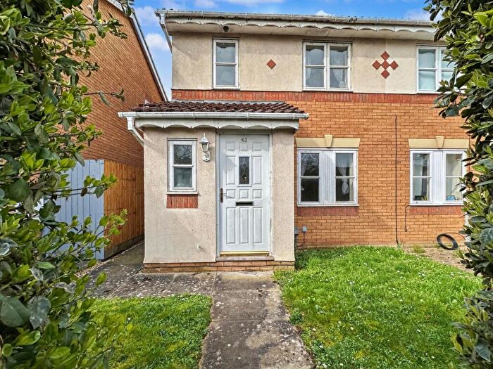 3 Bedroom Semi Detached House To Rent In Alder Drive, Huntingdon, Cambs, PE29