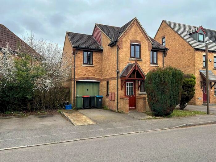 3 Bedroom Detached House To Rent In St. Helens Grove, Monskton, MK10