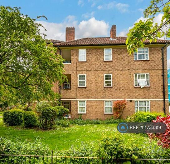 2 Bedroom Flat To Rent In Glebe Court, Mitcham, CR4