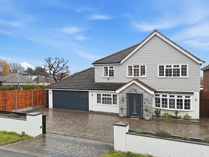 4 Bedroom Detached House For Sale In Lindon Road, Wickford, SS11
