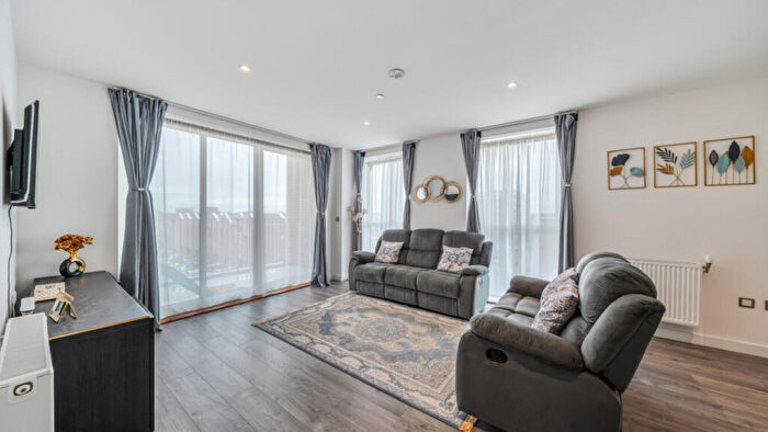 1 Bedroom Flat For Sale In Versailles Road, Beam Park, RM9