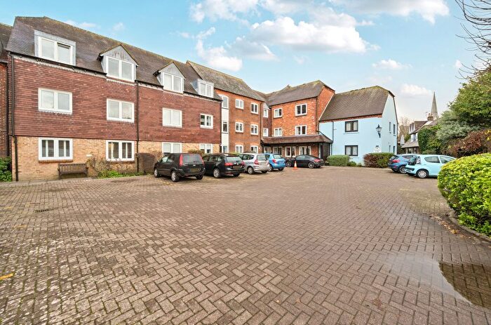 2 Bedroom Flat For Sale In Henty Gardens, Chichester, West Sussex, PO19