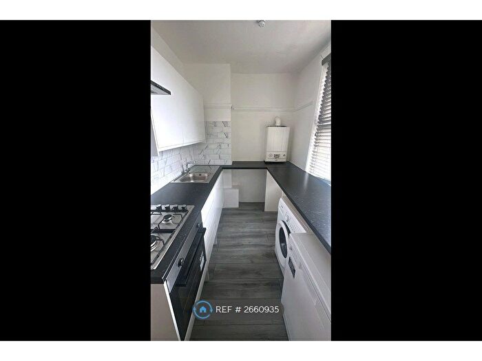 2 Bedroom Maisonette To Rent In Marks Road, Romford, RM7