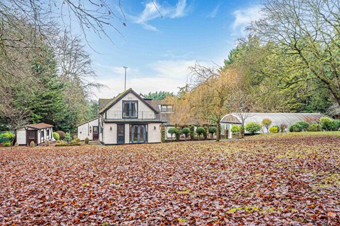 3 Bedroom Property For Sale In Delmer End Lane, Flamstead, AL3