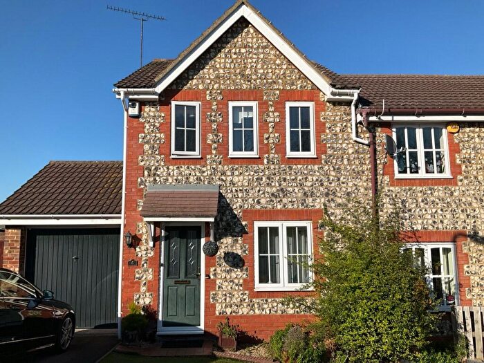 2 Bedroom House To Rent In Rosebank Gardens, Northfleet, Gravesend, Kent, DA11