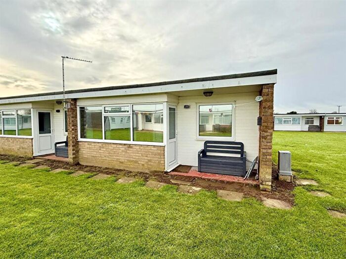 2 Bedroom Chalet For Sale In California Road, California, NR29