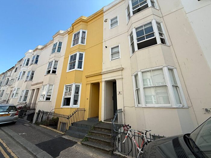 3 Bedroom Flat To Rent In Lansdowne Street, Hove, BN3