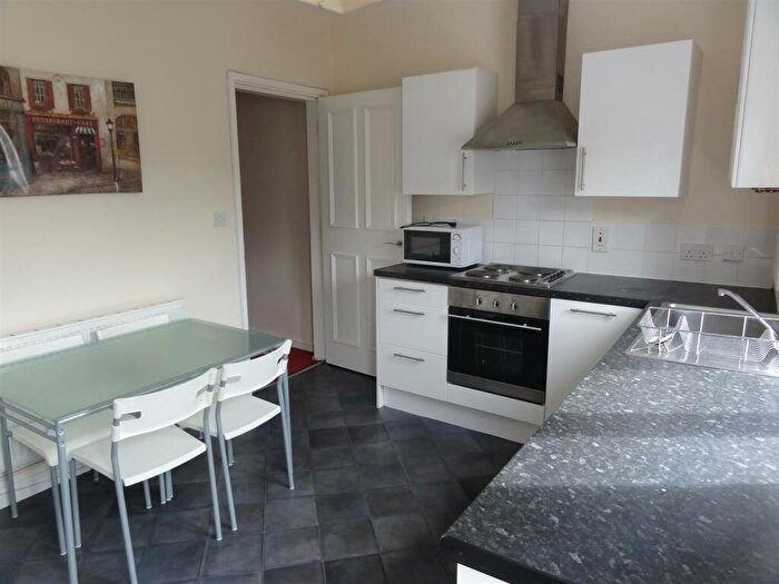2 Bedroom Flat To Rent In A Glossop Road, Broomhill, S10