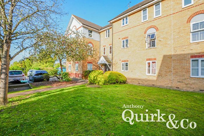 1 Bedroom Flat For Sale In London Road, Benfleet, SS7