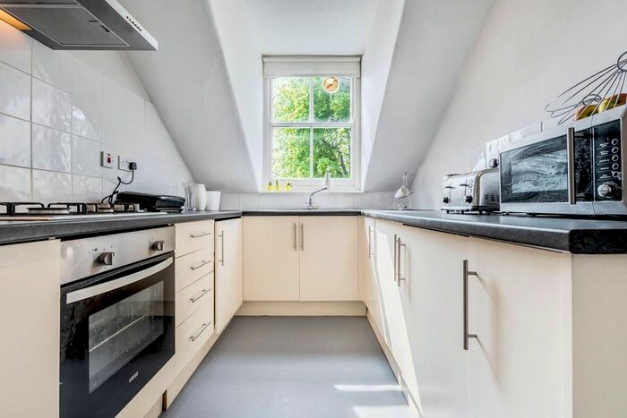 1 Bedroom Flat To Rent In Boundaries Road, Balham, London, SW12