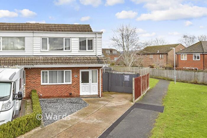 3 Bedroom Semi Detached House For Sale In Pout Road, Snodland, Kent, ME6