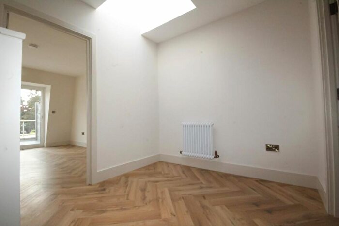 2 Bedroom Duplex For Sale In The Green, Surrey, CR6