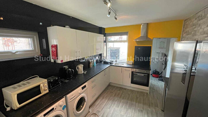 5 Bedroom House To Rent In Great Cheetham Street West, Salford, M7