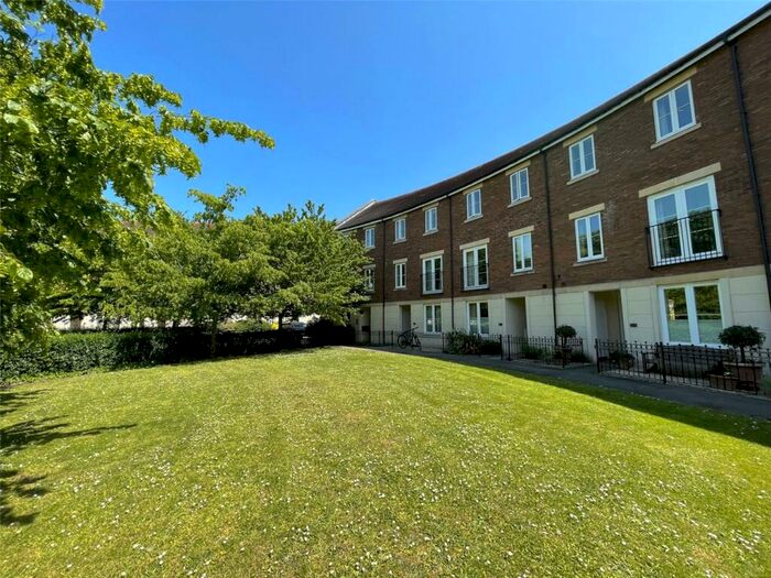 2 Bedroom Apartment To Rent In Gras Lawn, Exeter, Devon, EX2