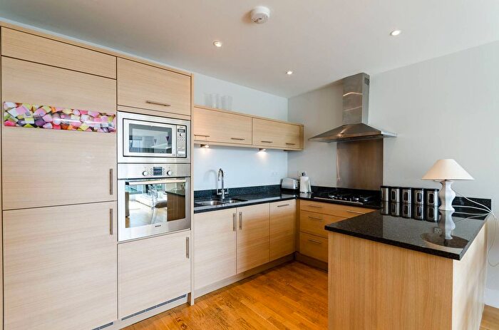 2 Bedroom Flat For Sale In Fulham Road, Chelsea, London, SW10