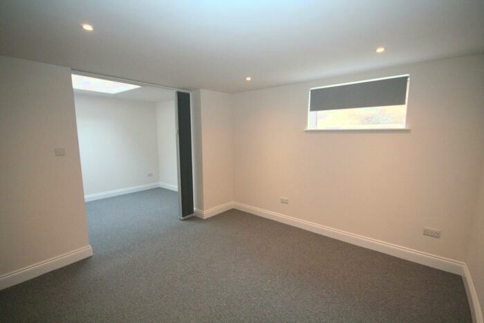 2 Bedroom Flat To Rent In Vine Street, Stamford, PE9