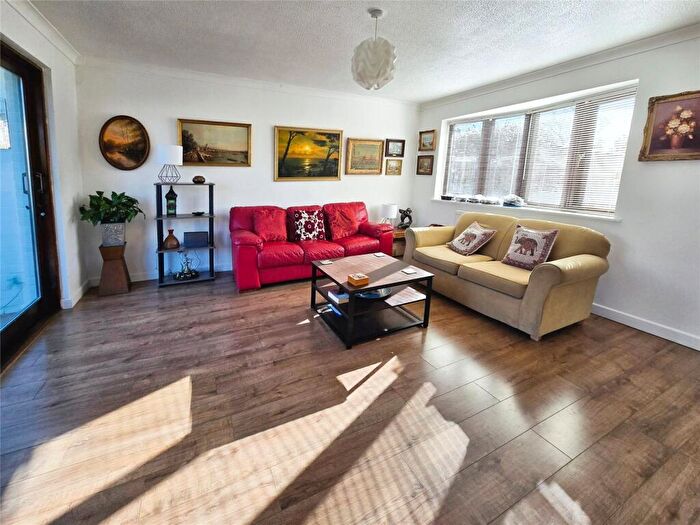 3 Bedroom Bungalow For Sale In Madeira Lane, Freshwater, PO40