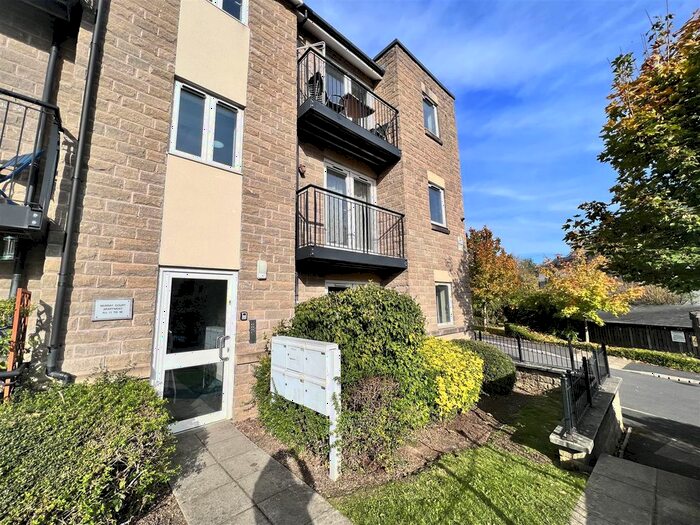 2 Bedroom Flat To Rent In Cornmill View, Horsforth, Leeds, LS18