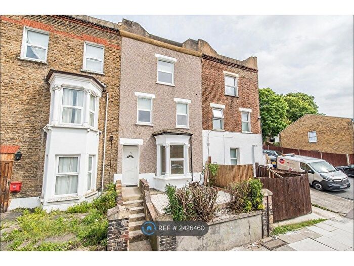 4 Bedroom Terraced House To Rent In Brookhill Road, London, SE18