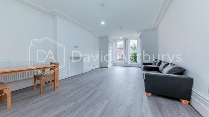 2 Bedroom Flat To Rent In Torrington Park, North Finchley, London, N12