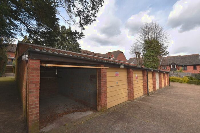 1 Bedroom Garage / Parking To Rent In Ardent Close London, SE25