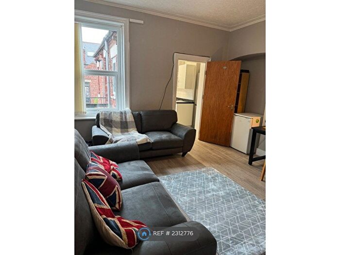 5 Bedroom Maisonette To Rent In Forsyth Road, Newcastle Upon Tyne, NE2