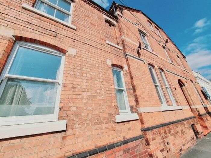 10 Bedroom Semi-Detached House To Rent In Regent Street, Leamington Spa CV32