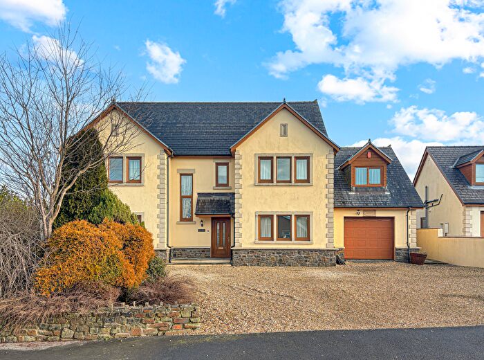 4 Bedroom Detached House For Sale In Heol Hen, Llanelli, SA15