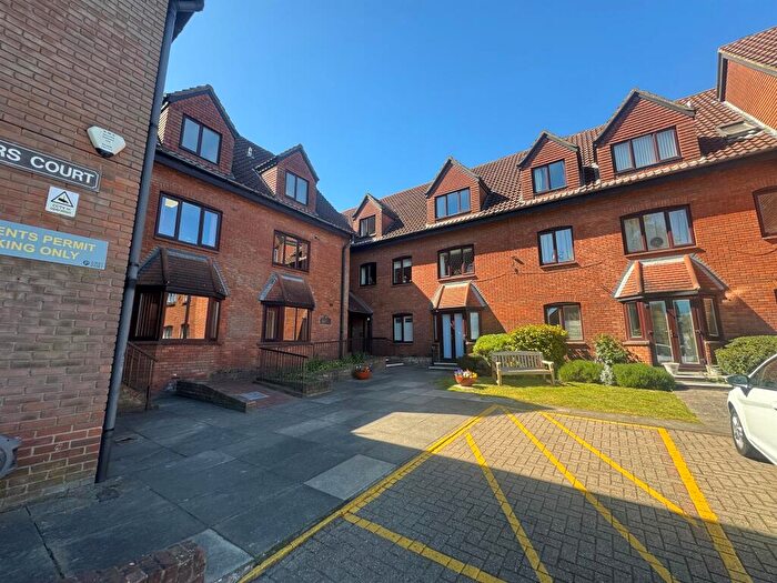 1 Bedroom Retirement Property For Sale In Chelmsford Road, Shenfield, Brentwood, CM15