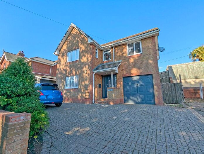 4 Bedroom Detached House For Sale In Newport Road, Apse Heath, Sandown, PO36