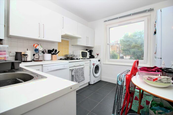 Studio To Rent In Ferme Park Road, London, N8