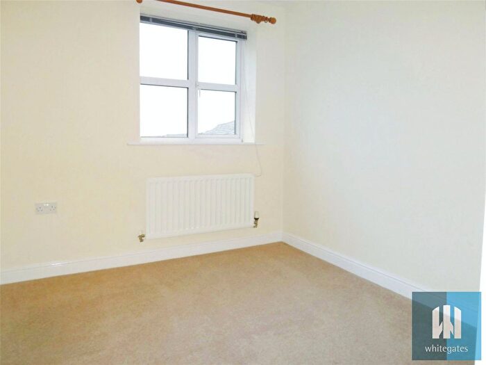 2 Bedroom Flat To Rent In Croft Court, Mount Lane, Rastrick, Brighouse, HD6