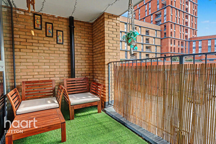 2 Bedroom Flat For Sale In High Street, Sutton, SM1