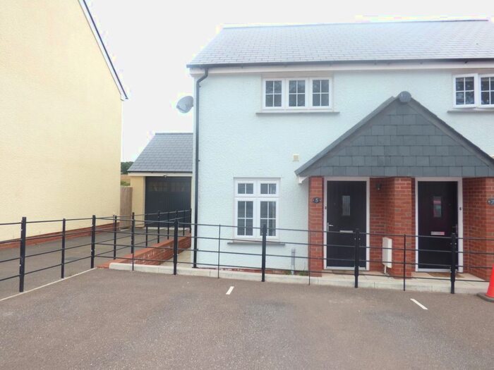 2 Bedroom End Of Terrace House To Rent In Juniper Drive, Dawlish, EX7