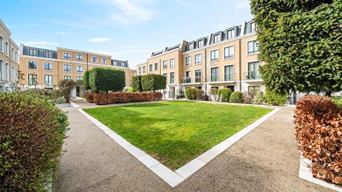 5 Bedroom Town House For Sale In Rainsborough Square, London, SW6