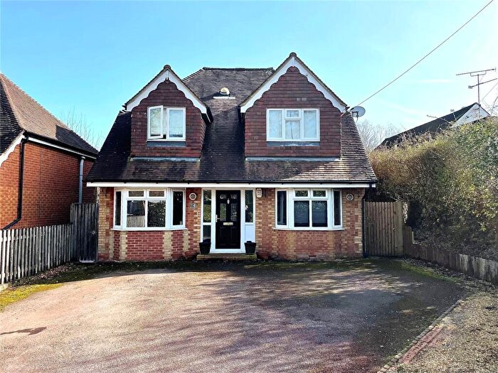 4 Bedroom Detached House For Sale In Thorn Road, Farnham, Surrey, GU10