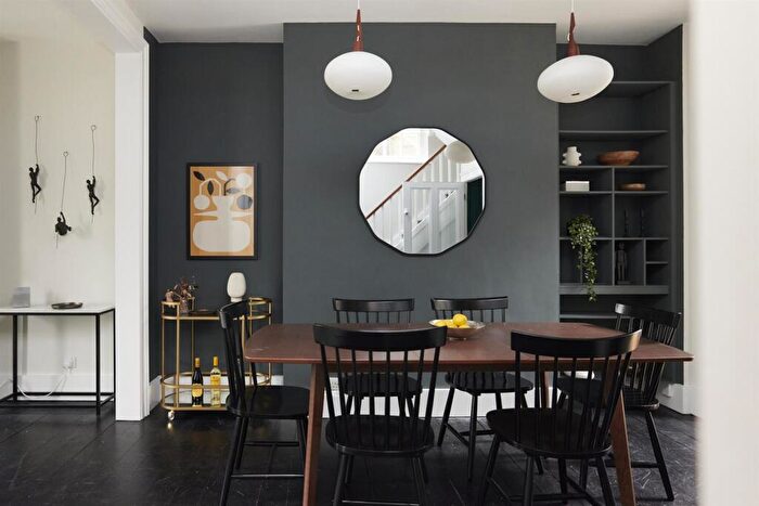 3 Bedroom End Of Terrace House For Sale In Peckham Hill Street, London, SE15