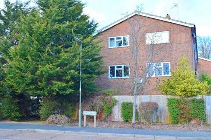 3 Bedroom Maisonette To Rent In Bedroom Ground Floor Maisonette In Godalming, GU7