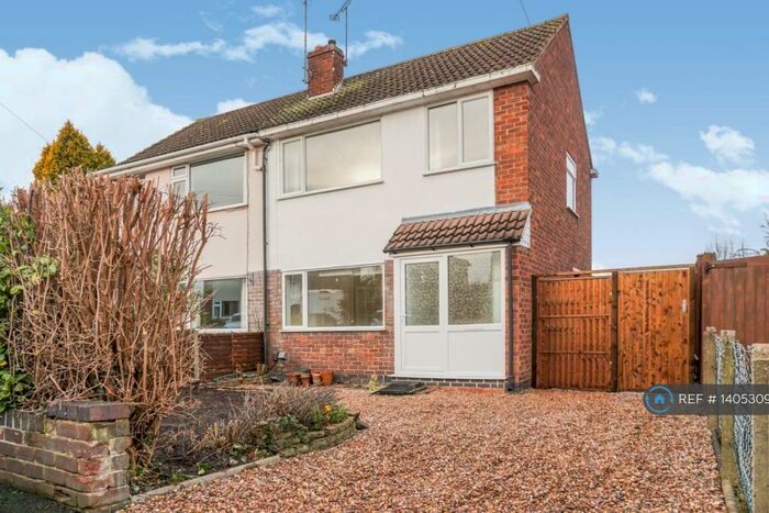 3 Bedroom Semi-Detached House To Rent In Priory Road, Loughborough, LE11