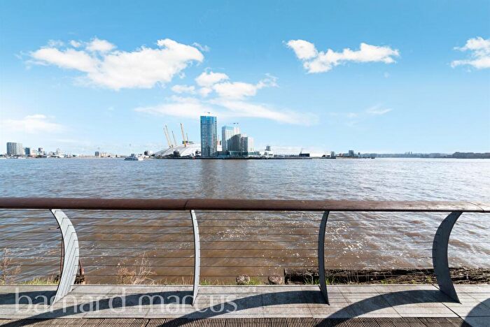 2 Bedroom Flat For Sale In Biscayne Avenue, London, E14