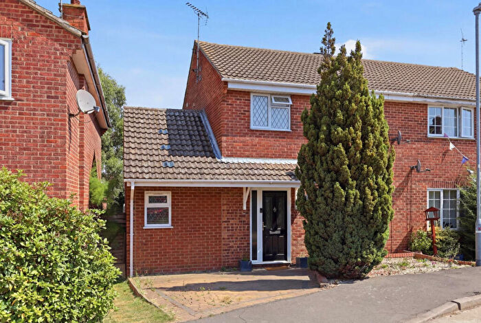 3 Bedroom Semi Detached House For Sale In Goldhanger Close, Rayleigh, SS6
