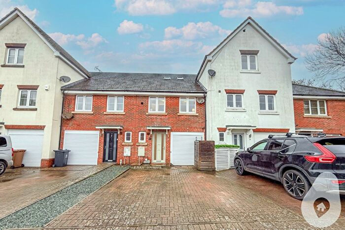 3 Bedroom Terraced House For Sale In Barclay Gardens, Stevenage, Hertfordshire, SG1