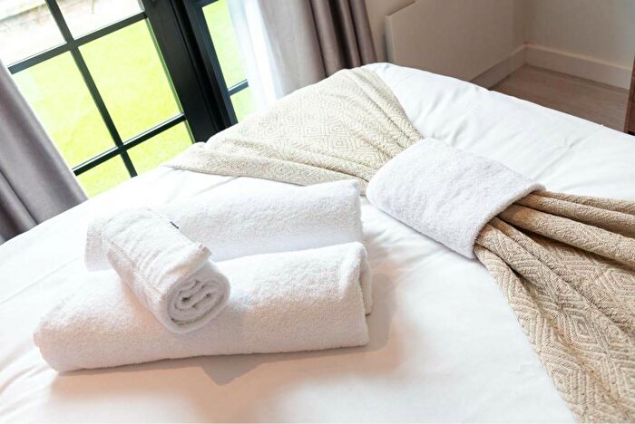 1 Bedroom Serviced Apartments To Rent In High Road, London, N17