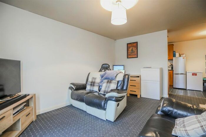 2 Bedroom Flat To Rent In Greenbrook Road, Burnley, BB12