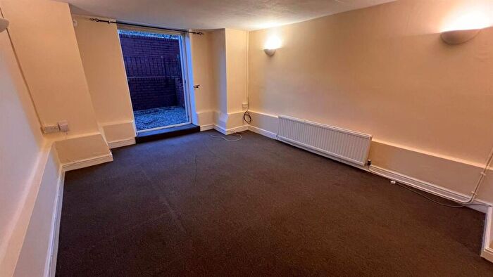 1 Bedroom Apartment To Rent In Egerton Road, Fallowfield, M14