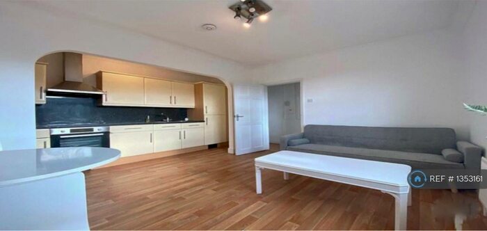 2 Bedroom Flat To Rent In Courthill Road, London, SE13