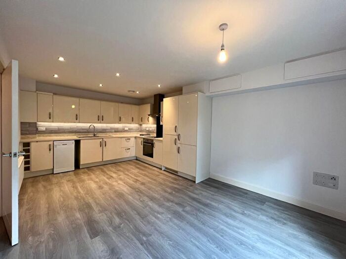 2 Bedroom Flat To Rent In Parkgate Mews, Shirley, Solihull, B90