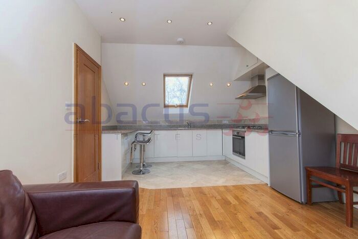 2 Bedroom Flat To Rent In Westbere Road, West Hampstead, NW2