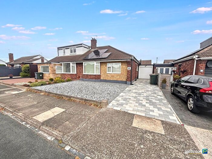 2 Bedroom Bungalow For Sale In Worcester Way, Wideopen, Newcastle Upon Tyne, NE13